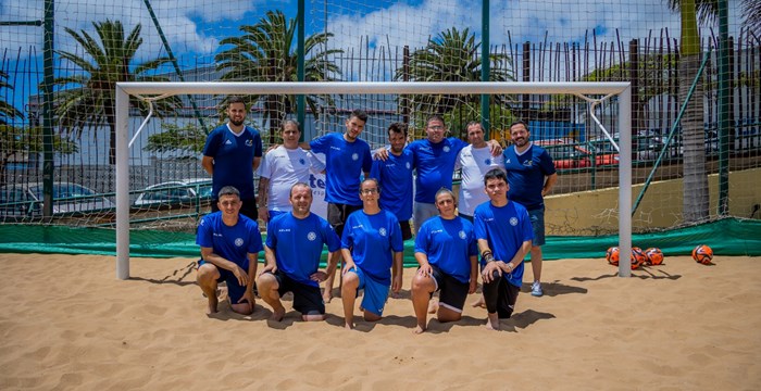 La selección de canarias de fútbol playa inclusivo ultima el campeonato de españa