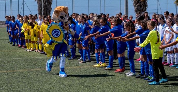 Más de 200 futbolistas participan en la clausura del Programa Talento Femenino