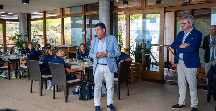 Encuentro institucional entre la Federación Interinsular de Fútbol de Tenerife (FIFT) y el UD Costa Adeje Tenerife, con la presencia de Alejandro Morales Mansito y Sergio Batista en el Hotel Hacienda del Conde